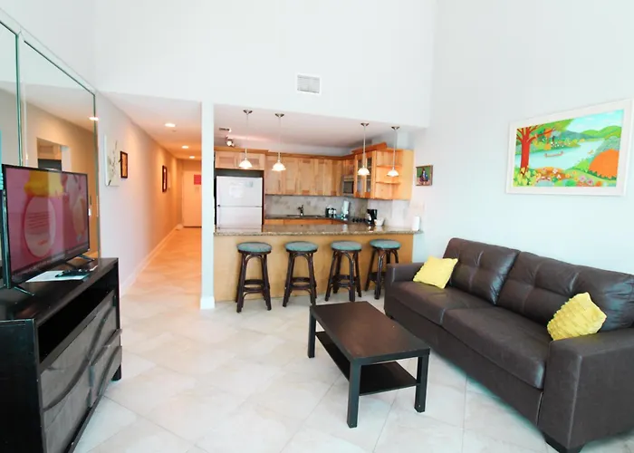 Castle B17 Contemporary Condo With Pool, Beach Access And Free Parking