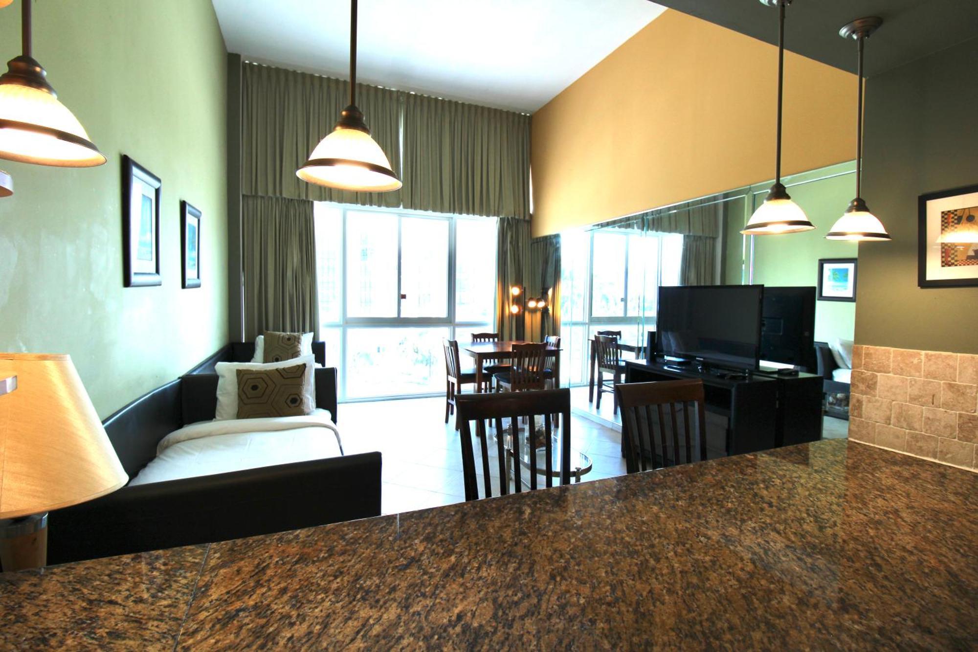 Castle B17 Contemporary With Pool, Access And Free Parking Miami Beach