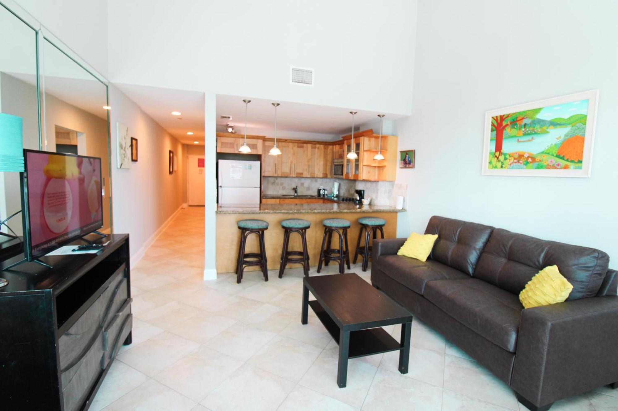 Castle B17 Contemporary With Pool, Access And Free Parking Сasa de vacaciones *